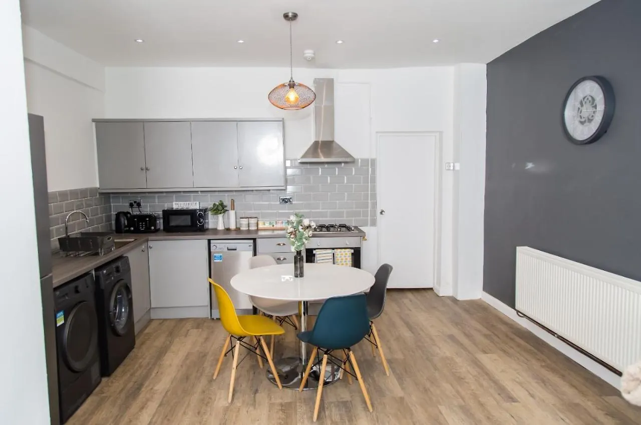The Kensington House - Contemporary Accommodation In Nottingham