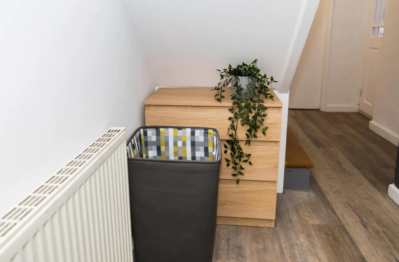 The Kensington House - Contemporary Accommodation In Nottingham Apartment