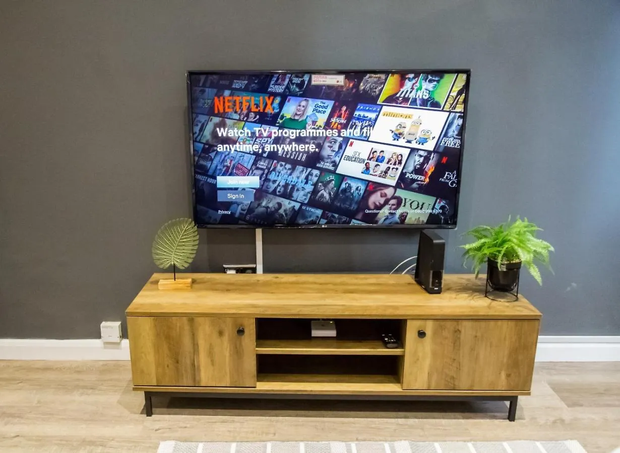 The Kensington House - Contemporary Accommodation In Nottingham Apartment